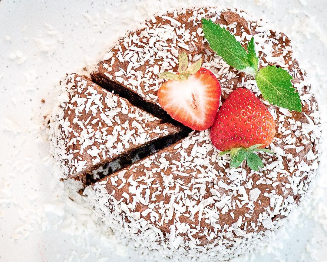 Oil-free vegan chocolate cake